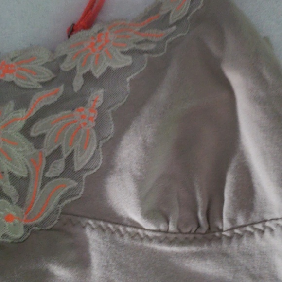 Tank top . - Picture 4 of 5